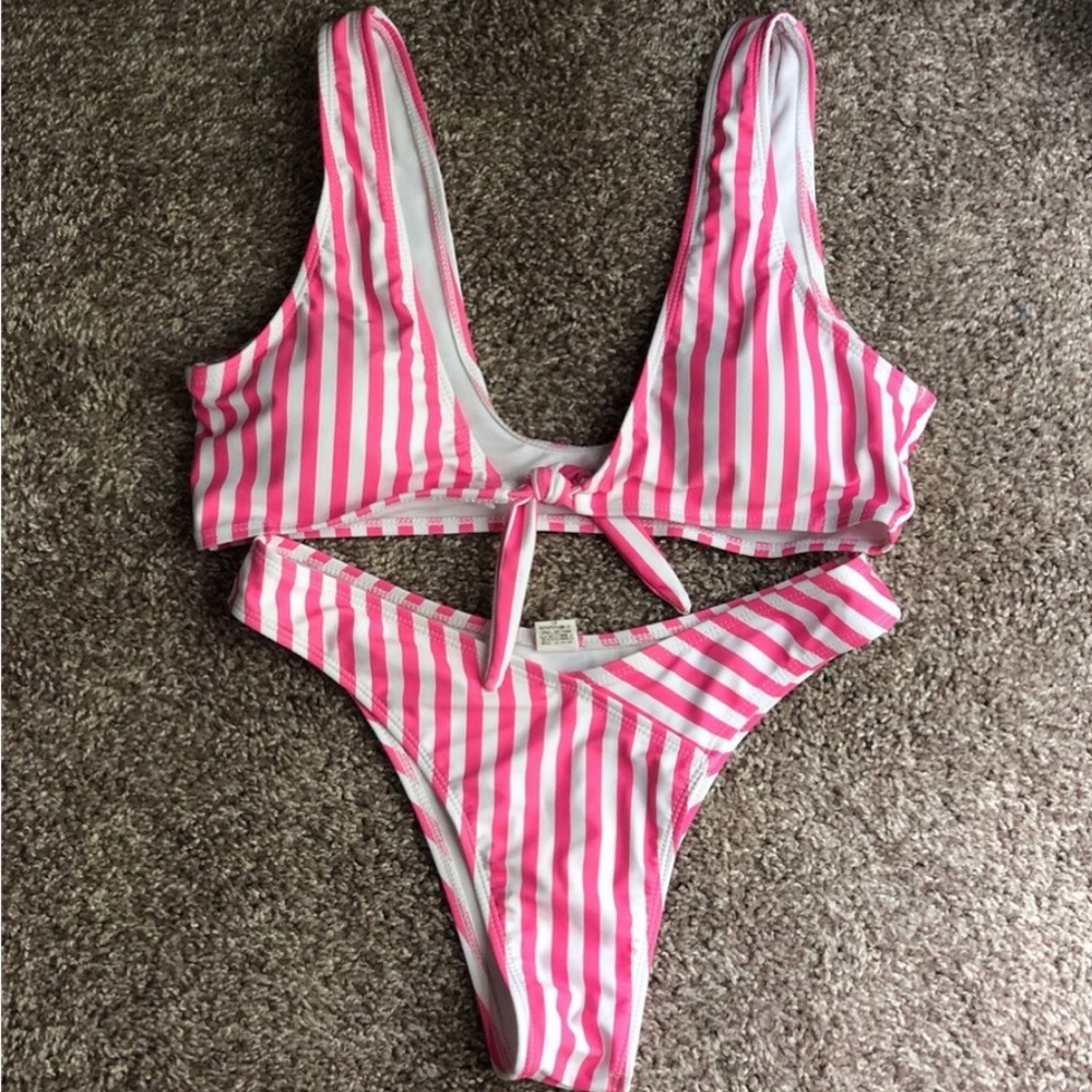 🚫 SOLD. Pink & White Striped Bikini Zaful